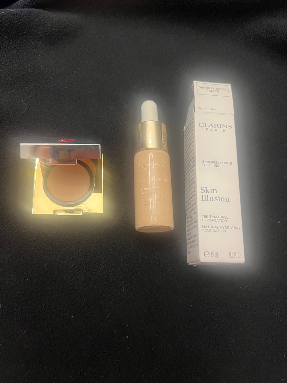 Clarins Skin Illusion Natural Hydrating Foundation Light Beige and Concealer